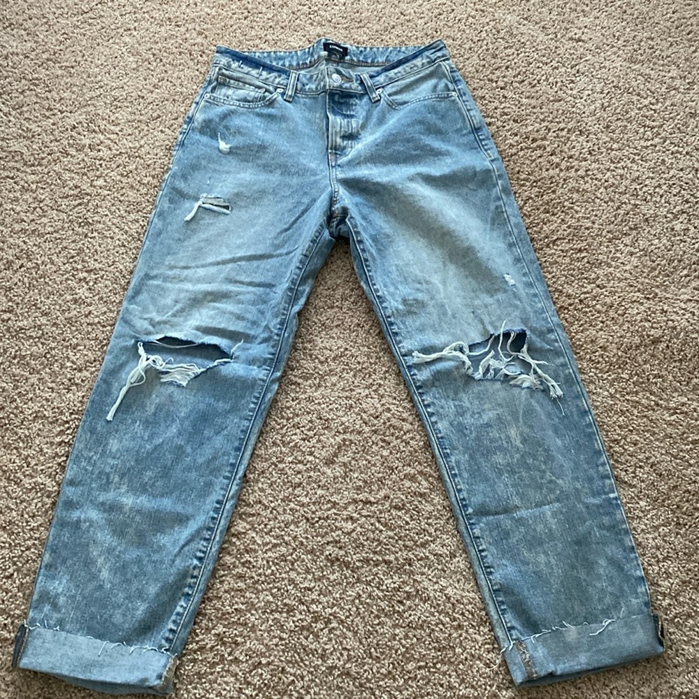 NWOT distressed boyfriend mid rise jeans